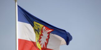 Günther und Schwesig erinnern an den Mut der Friedlichen Revolution