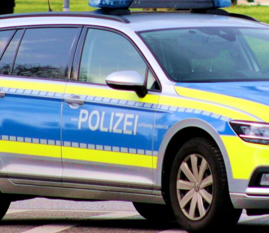 Polizeistreifen stellen Graffitisprayer auf frischer Tat