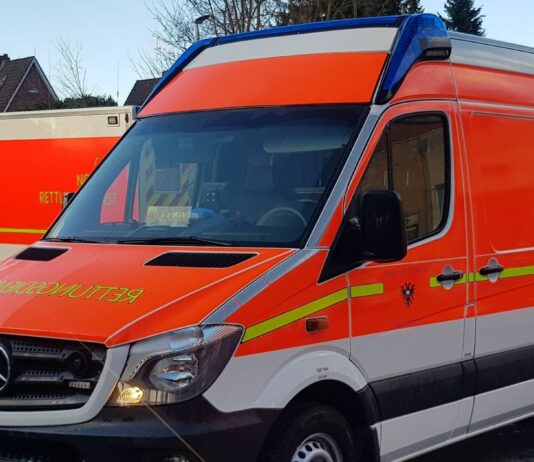 Jeweils ein Fahrstreifen auf A1 nach Unfall gesperrt