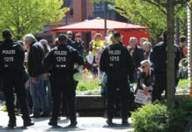 Sichtbare Tattoos vor allem an den Armen sind künftig erlaubt