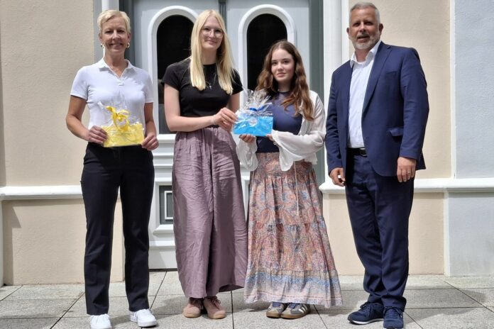 Geschenkübergabe