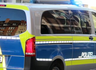 Verdacht des versuchten schweren Raubes auf Goldgeschäft