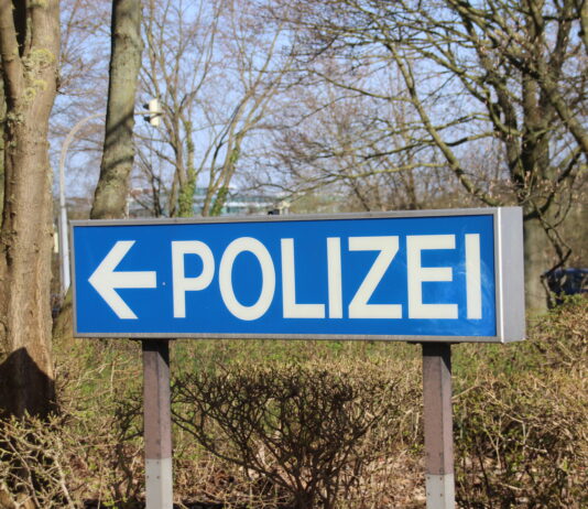 Zeugenaufruf: Fahrzeugführer in St. Lorenz geblendet