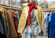 Kostümverkauf am Theater Lübeck