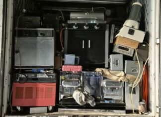 Polizei stoppt Kleinlaster auf der A 24