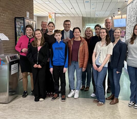 Trinkwasserspender an der Gerhard-Hilgendorf-Schule „eingeweiht“