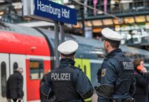 2,94 Promille: Bundespolizisten müssen „Fahrgast“ aus dem Zug tragen