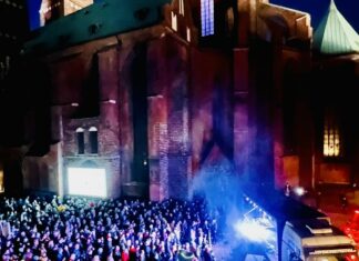 BASS GEGEN HASS mit Superkunstfestival und Theater Lübeck