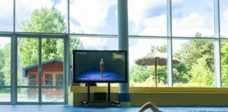 Lübecker Schwimmbäder testen innovative digitale Schwimmschule