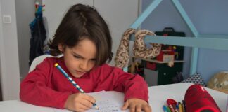 Studienkreis verschenkt Ratgeber für Eltern von Grundschulkindern