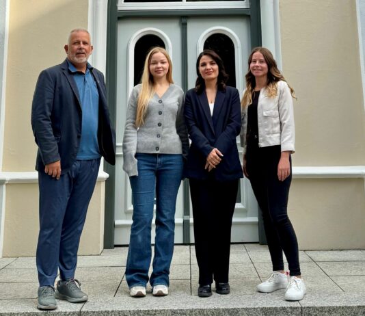 Bürgermeister Saba begrüßt neue Auszubildende