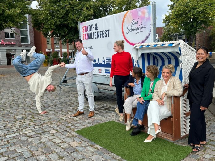 Schwartau Akrobatik auf dem Kopfsteinpflaster