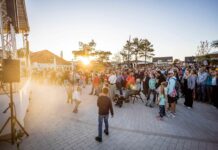 Erstes Weinfest im Dünenpark