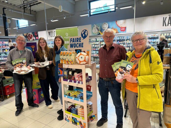 Faire Woche Fairtrade-Steuerungsgruppe beim Regionaltag REWE