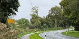 Asphaltarbeiten auf der L 184 zwischen Curau und Pohnsdorf