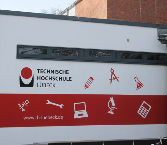 Vom Hörsaal ins Leben: 390 Studierende feiern ihren Abschluss an der TH Lübeck